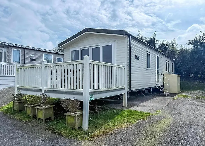 Lovely Caravan To Hire At White Acres In Newquay Ref 94419Of