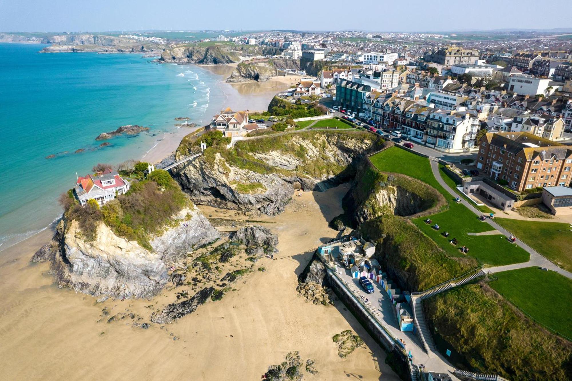 Lovely Caravan To Hire At White Acres In Newquay Ref 94419of Cubert