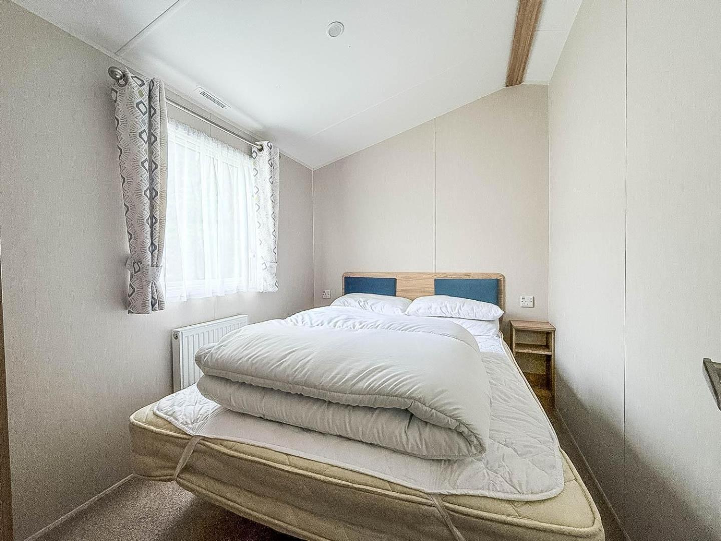 Lovely Caravan To Hire At White Acres In Newquay Ref 94419of *