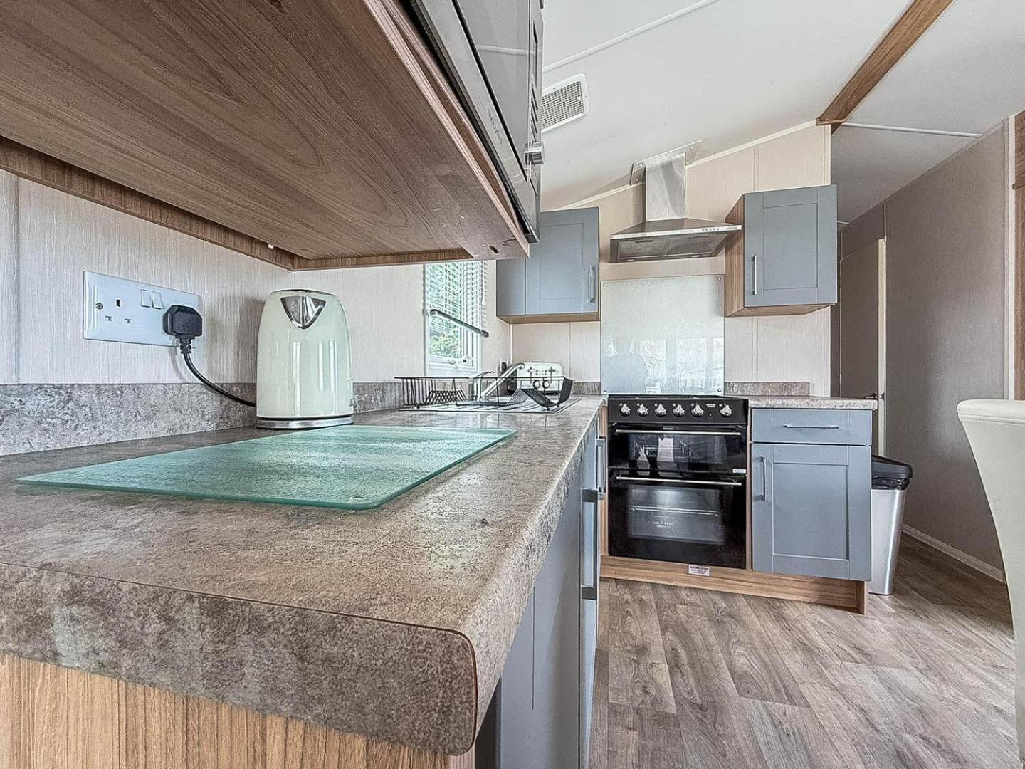 Lovely Caravan To Hire At White Acres In Newquay Ref 94419of Cubert