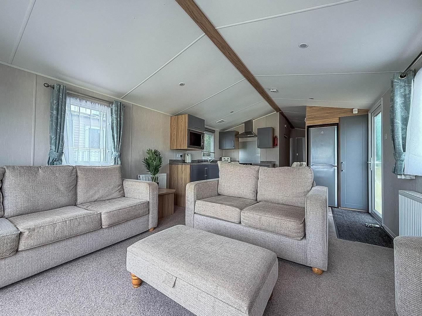 Lovely Caravan To Hire At White Acres In Newquay Ref 94419of * Cubert